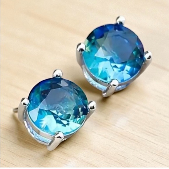 Elegant Blue Sterling Silver Stud Earrings - Picture 1 of 1